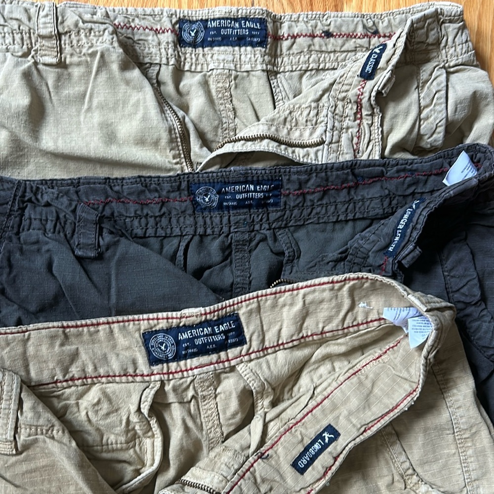 American Eagle men’s cargo shorts